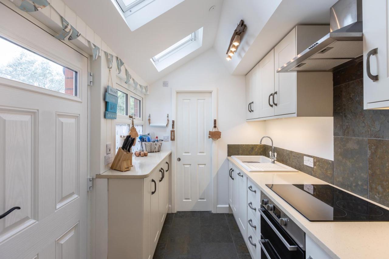 Robin Hood'S Bay Coastguard'S Cottage With A View Екстер'єр фото